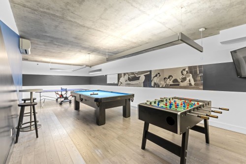 Game Room - 759-1414 Rue Chomedey, Montréal (Ville-Marie), QC - Indoor Photo Showing Other Room