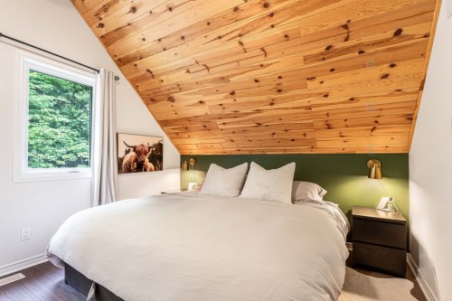 Master Bedroom - 9 Ch. Pritchard, La Pêche, QC - Indoor Photo Showing Bedroom