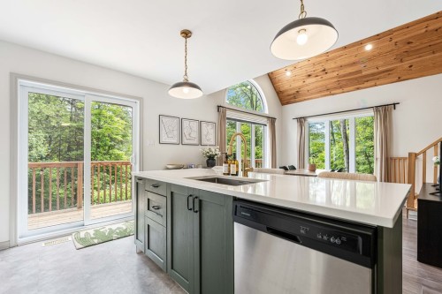 Kitchen - 9 Ch. Pritchard, La Pêche, QC - Indoor Photo Showing Kitchen
