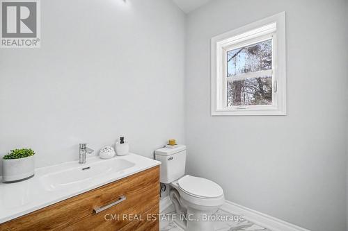75 Kenilworth Avenue, Toronto, ON - Indoor Photo Showing Bathroom