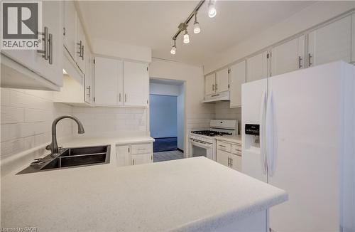 Nice and bright. - 197 Southwood Drive, Kitchener, ON - Indoor Photo Showing Kitchen With Double Sink