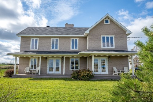 8 Ch. Renaud  Les Îles-De-La-Madeleine, QC G4T 0G1