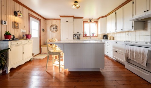 Cuisine - 8 Ch. Renaud, Les Îles-De-La-Madeleine, QC - Indoor Photo Showing Kitchen