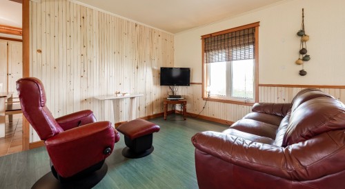Salon - 8 Ch. Renaud, Les Îles-De-La-Madeleine, QC - Indoor Photo Showing Living Room