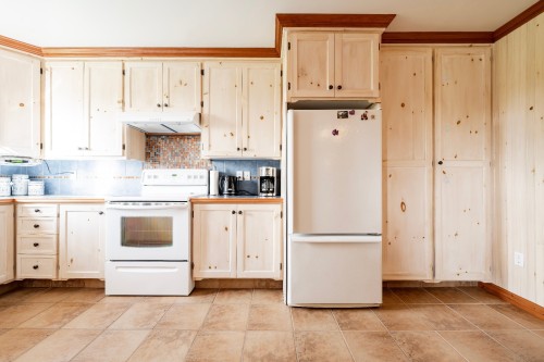 Cuisine - 8 Ch. Renaud, Les Îles-De-La-Madeleine, QC - Indoor Photo Showing Kitchen