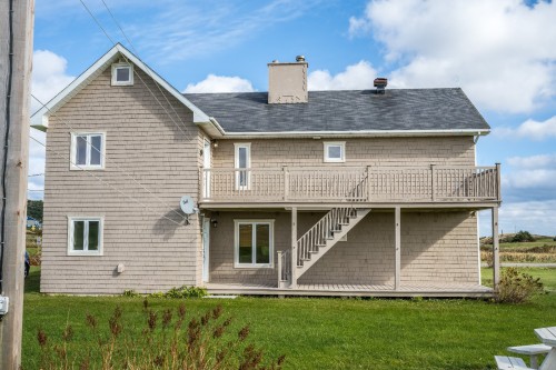 Face arrière - 8 Ch. Renaud, Les Îles-De-La-Madeleine, QC - Outdoor With Deck Patio Veranda