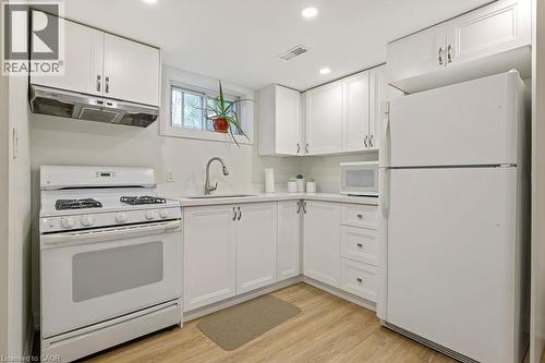 60 Howe Avenue, Hamilton, ON 