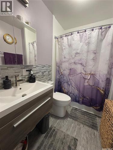 73 Franklin Avenue, Yorkton, SK - Indoor Photo Showing Bathroom