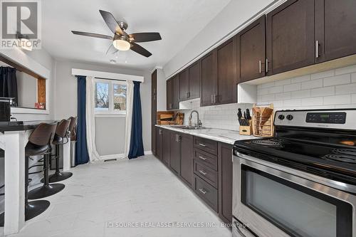 1126 Woodroffe Avenue, Ottawa, ON - Indoor Photo Showing Kitchen