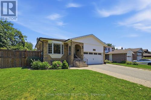 321 SALERNO STREET  Oshawa, ON L1J 6W1
