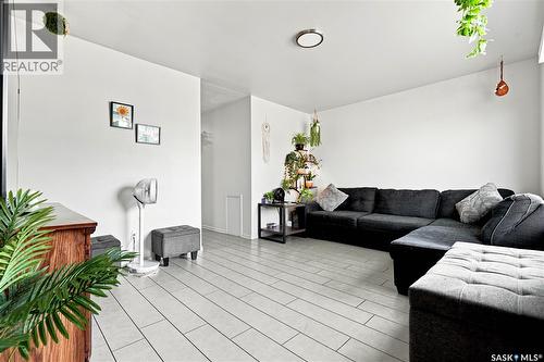2814-2816 7Th Street E, Saskatoon, SK - Indoor Photo Showing Living Room