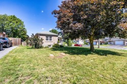812 Schneider Place Peterborough, ON K9H 5S5