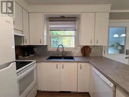 3045 Canoe Point Rd, Hilton Beach, ON - Indoor Photo Showing Kitchen With Double Sink