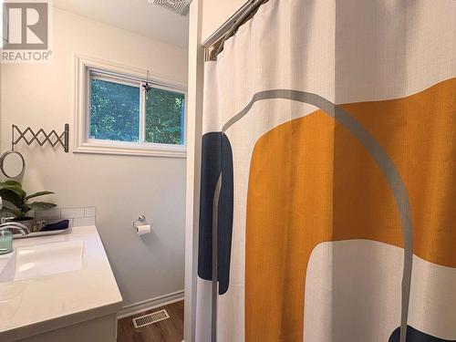 3045 Canoe Point Rd, Hilton Beach, ON - Indoor Photo Showing Bathroom