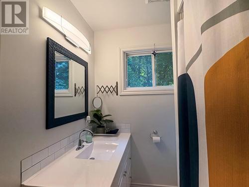 3045 Canoe Point Rd, Hilton Beach, ON - Indoor Photo Showing Bathroom