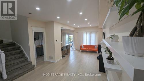 231 DENISE CIRCLE  Newmarket, ON L3X 2K2