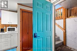 Separate entrance into basement - 