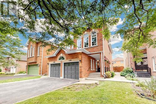 32 Hillpath Crescent, Brampton, ON - Outdoor With Facade
