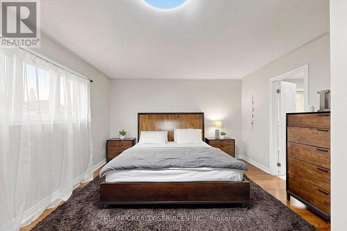 32 Hillpath Crescent, Brampton, ON - Indoor Photo Showing Bedroom