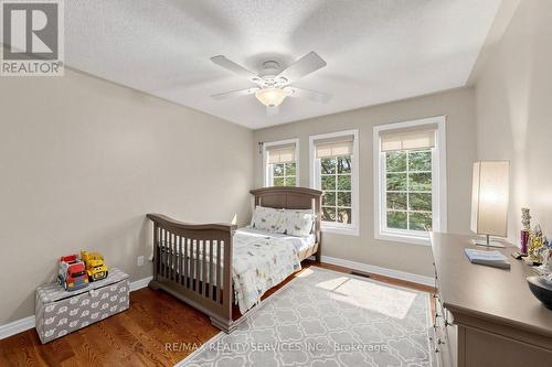 32 Hillpath Crescent, Brampton, ON - Indoor Photo Showing Bedroom