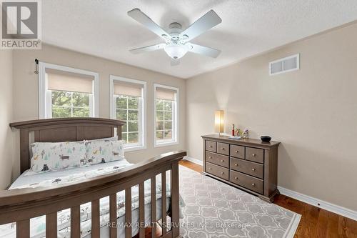 32 Hillpath Crescent, Brampton, ON - Indoor Photo Showing Bedroom