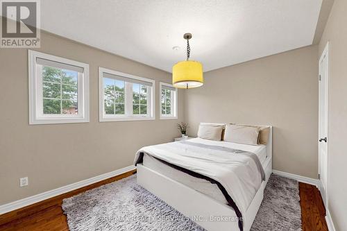 32 Hillpath Crescent, Brampton, ON - Indoor Photo Showing Bedroom