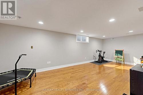 32 Hillpath Crescent, Brampton, ON - Indoor