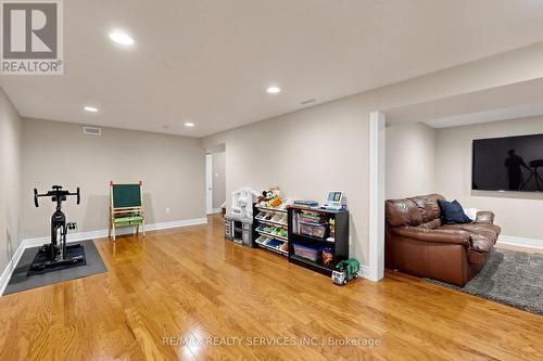 32 Hillpath Crescent, Brampton, ON - Indoor