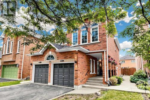32 Hillpath Crescent, Brampton, ON - Outdoor With Facade
