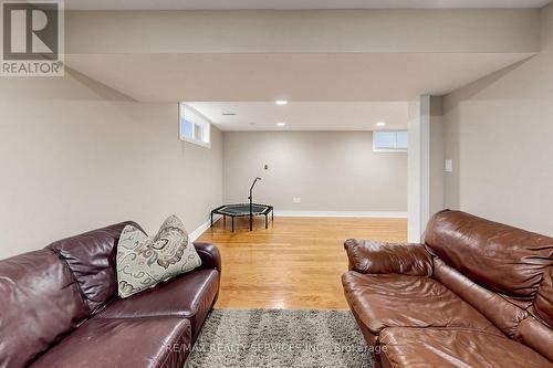 32 Hillpath Crescent, Brampton, ON - Indoor