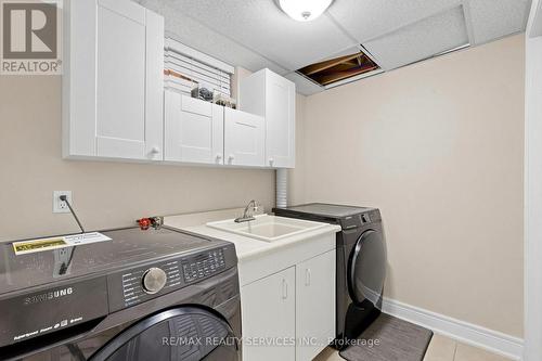 32 Hillpath Crescent, Brampton, ON - Indoor Photo Showing Laundry Room