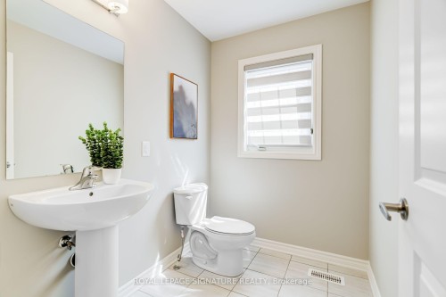 252 Springfield Crescent, Clearview, ON - Indoor Photo Showing Bathroom
