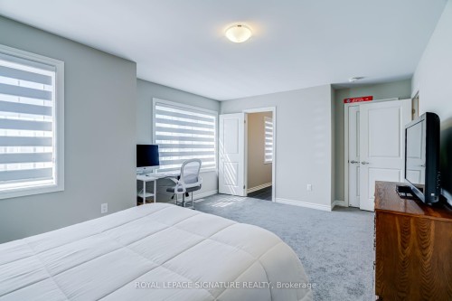 252 Springfield Crescent, Clearview, ON - Indoor Photo Showing Bedroom