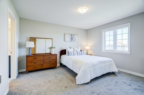 252 Springfield Crescent, Clearview, ON - Indoor Photo Showing Bedroom