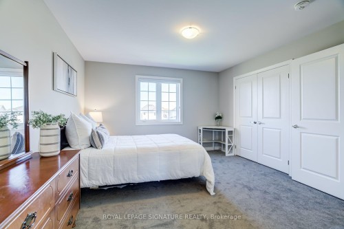 252 Springfield Crescent, Clearview, ON - Indoor Photo Showing Bedroom