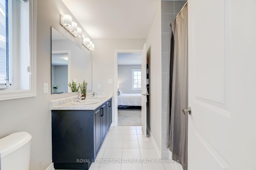 252 Springfield Crescent, Clearview, ON - Indoor Photo Showing Bathroom