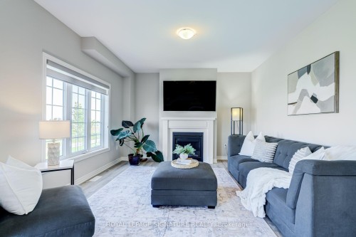 252 Springfield Crescent, Clearview, ON - Indoor Photo Showing Living Room With Fireplace