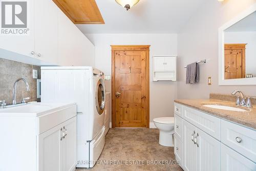 187 Champlain Road, Penetanguishene, ON - Indoor Photo Showing Bathroom