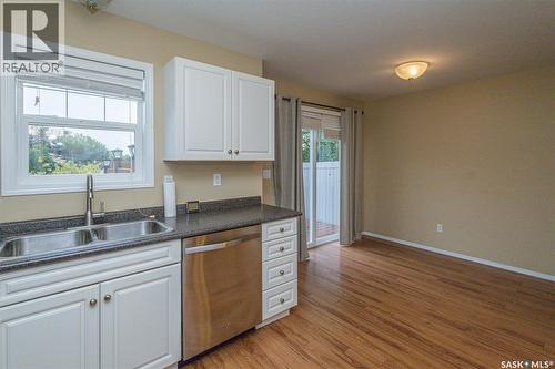 156 203 Herold Terrace, Saskatoon, SK - Indoor Photo Showing Kitchen With Double Sink