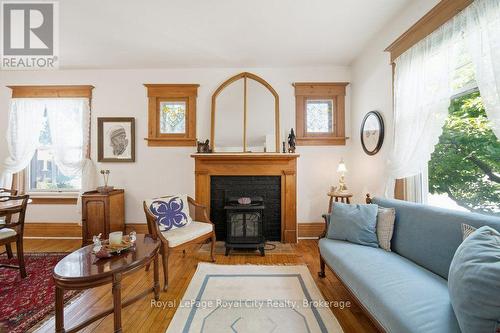 66 RAGLAN STREET  Guelph (Junction/Onward Willow), ON N1H 2S6