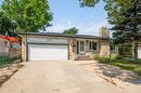 50 Kowall Bay, Winnipeg, MB  - Outdoor With Facade 