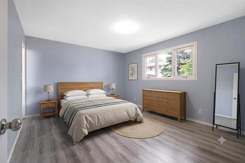 50 Kowall Bay, Winnipeg, MB - Indoor Photo Showing Bedroom