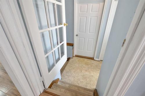 50 Kowall Bay, Winnipeg, MB - Indoor Photo Showing Other Room