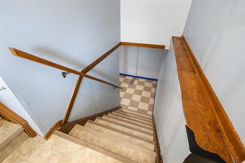 50 Kowall Bay, Winnipeg, MB - Indoor Photo Showing Other Room
