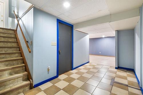 50 Kowall Bay, Winnipeg, MB - Indoor Photo Showing Other Room