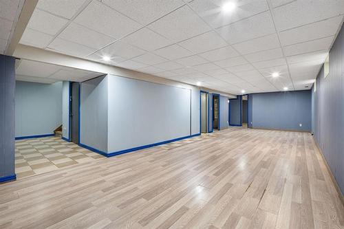 50 Kowall Bay, Winnipeg, MB - Indoor