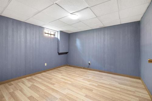 50 Kowall Bay, Winnipeg, MB - Indoor Photo Showing Other Room