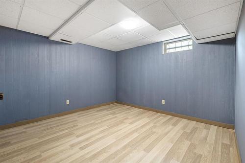 50 Kowall Bay, Winnipeg, MB - Indoor
