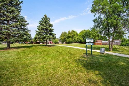 50 Kowall Bay, Winnipeg, MB - Outdoor
