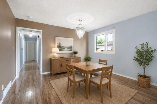 50 Kowall Bay, Winnipeg, MB - Indoor Photo Showing Dining Room